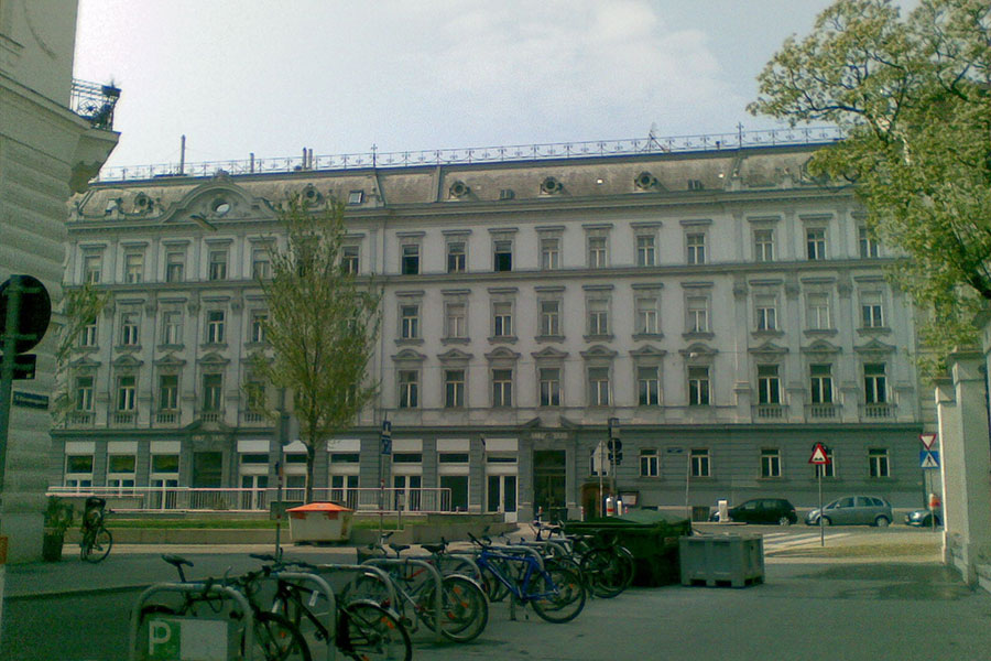 Dachaufbau Wien, Bestandsfoto